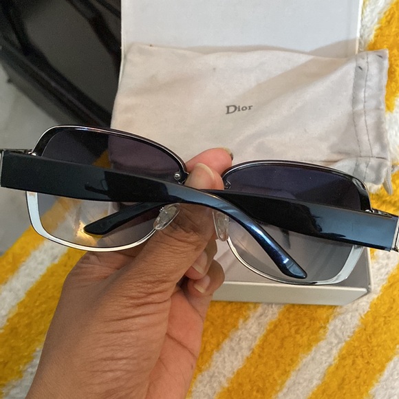 DIOR❌❌ SUNGLASSES💯 authentic - Picture 7 of 8
